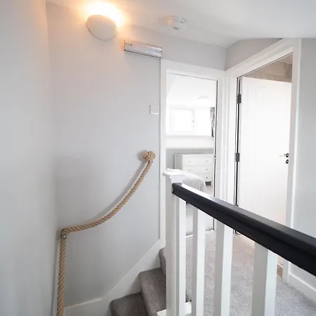 Sea View House Puck