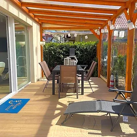 Apartment Sea View House *
